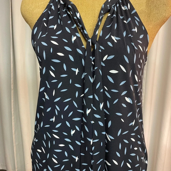 Banana republic size medium  navy/light blue/white. With tie   Polyester/spandex - Picture 3 of 4